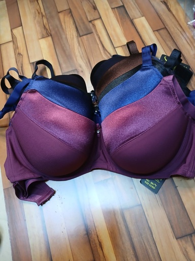 Cozy V-Plunge Smooth Bras (D-F Cup)